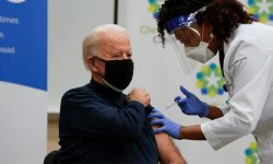 बाइडेनलाई दिइयो कोभिड–१९ को खोप