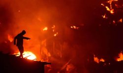 सिनामंगलको सुकुम्बासी बस्तीमा भीषण आगलागी