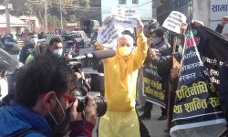 संसद विघटनविरुद्ध प्रदर्शनमा उत्रिएका अधिकारकर्मी पक्राउ