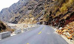 मध्यपहाडी लोकमार्गको बन्द हट्यो, यातायात नियमित सञ्चालन