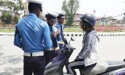 सवारी चालक कारबाहीबाट तीन लाख राजस्व सङ्कलन