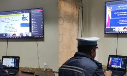 के तपाई ट्राफिक लाइटलाई बेवास्ता गरी सवारी साधन चलाउनु हुन्छ ?