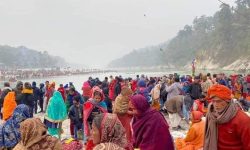 तीन लाख भक्तजनले देवघाटमा स्नान गरे