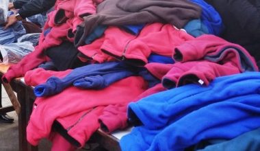 सुर्खेतका विपन्न बालबालिकालाई ज्याकेट