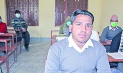 संस्कृत पढ्दै मुस्लिम विद्यार्थी