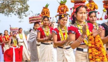 धुमधामका साथ माघी पर्व मनाउँदै थारू समुदाय