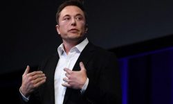 एलोन मस्कले टेस्ला पाई मोबाइल फोन लन्च गर्दै