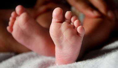 काठमाडौंको पवित्रानगरमा फालिएको अवस्थामा नवजात शिशु फेला