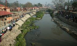 वाग्मतीमा फोहर फाल्ने तीन कम्पनी कारवाहीमा