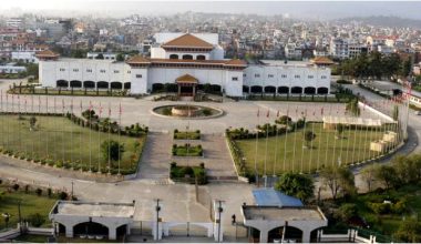 मुलुक फेरि अँध्यारोतर्फ उन्मुख