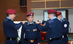 प्रहरी महानिरीक्षक शैलेश थापा क्षेत्रीद्वारा दर्ज्यानी चिन्ह प्रदान
