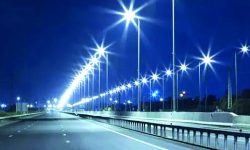 काठमाडौंका सडकमा आधुनिक बत्ती जडान हुँदै