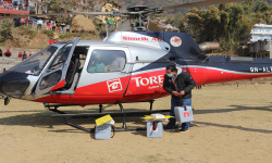 उत्तरी गोरखामा हेलिकप्टरबाट कोरोना खोप ढुवानी