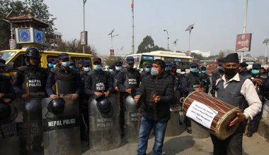 बालाजु सडक विस्तारविरुद्ध प्रदर्शन