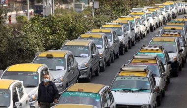टुटल र पठाओ बन्द गर्नुपर्ने माग राख्दै ट्याक्सी व्यवसायी आन्दोलनमा