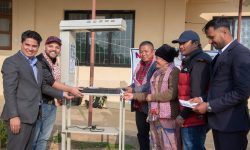 ज्योति विकास बैंकद्वारा सामरी स्वास्थ्य चौकीलाई बेबी वार्मर प्रदान