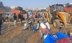 खुलामञ्चमा चल्यो डोजर