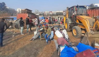 खुलामञ्चमा चल्यो डोजर