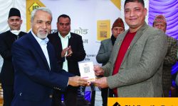 सिद्धार्थ बैंकद्वारा गोंगबु क्षेत्रका होटल व्यवसायीहरुलाई क्यूआर कोड हस्तान्तरण