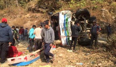 सिन्धुपाल्चोकमा यात्रुवाहक बस दुर्घटना, १९ घाइते