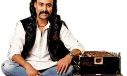 म बाँच्नुको आधार तिमी बोलको गीतमा आचार्यको स्वर