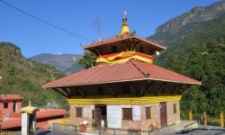 गलेश्वर मन्दिरको छाना पित्तलले छाउने