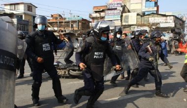 कोटेश्वरमा प्रहरी र बन्दकर्ताबीच झडप, अवस्था तनावग्रस्त