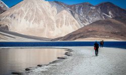 आफूले लद्दाखमा बनाएको हेलिप्याड भत्काउँदै चीन