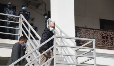 चुनाव चिह्न सूर्यको आधिकारिकता दाबी गर्न प्रचण्ड–नेपाल निर्वाचन आयोगमा