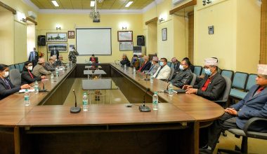 चुनावको तयारी नरोक्न प्रधानमन्त्री ओलीको आग्रह