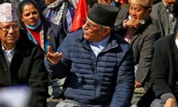 मानव साङ्लो बनाएर टूँडिखेल घेर्दै प्रचण्ड–नेपाल समूह