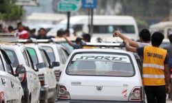 मिटरमा जान नमान्ने र बढी भाडा लिने ३२ जना ट्याक्सी चालकलाई कारबाही