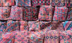 खुमन अधिकारीको नयाँ गीत ‘टोपी किनेको’ सार्वजनिक