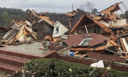 अमेरिकामा वर्षासँगै आएको तुफानमा परी ५ जनाको मृत्यु, सयौं परिवार विस्थापित