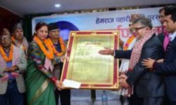 झरना साहित्यिक परिवारलाई एक लाख राशिको पुरस्कार