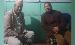 रेशम चौधरीलाई जलमै पुगेर भेटे एमाले सांसद महेश बस्नेतले