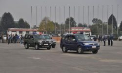 हात हल्लाउँदै संसद् भवनबाट बाहिरिए प्रधानमन्त्री ओली