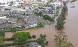 अष्ट्रेलियाको पूर्वी तटीय क्षेत्रमा बाढीका कारण हजारौं सर्वसाधारण विस्थापित
