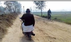 बागलुङ नगरपालिका बजारकै सडकका खाल्डाखुल्डीले गिज्याउँदै