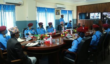 गृहसचिव न्यौपानेद्वारा प्रहरी प्रधान कार्यालय निरीक्षण