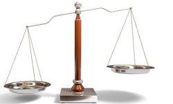 ढक–तराजुको प्रयोग र मूल्यमा असमानताका कारण ठगिँदै उपभोक्ता