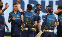 मुम्बई इन्डियन्स र कोलकाता नाइराइडर्स भिड्दै