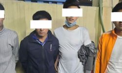 मुकुण्डाे लगाएर चिनियाँ नागरिकलाई लुटपाट