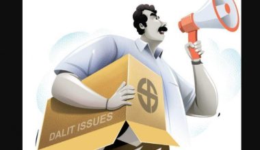 दलितलाई  भान्छाबाट खेदेर, ढाेका खाेल्ने काम