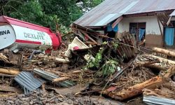 इन्डोनेसियामा बाढी र पहिरोमा परी करिब ९० जनाको मृत्यु