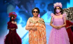 पुतली र मास्कको प्रयोगमा फरक शैलीको फेसन शो ( फोटोफिचर )