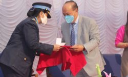 वाणिज्य बैंकद्वारा प्रहरी अस्पताललाई क्युआर कोड हस्तान्तरण