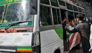 व्यवसायी भन्छन्- कोरोना सार्वजनिक यातायातबाट मात्रै सर्छ र ?