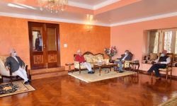 देउवालाई भेट्न प्रधानमन्त्री ओली बूढानीलकण्ठमा