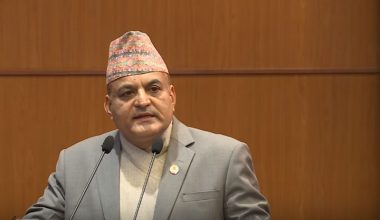 ‘चीनबाट अक्सिजन सिलिन्डर सरकारले ल्याएको भन्नु निचता !’